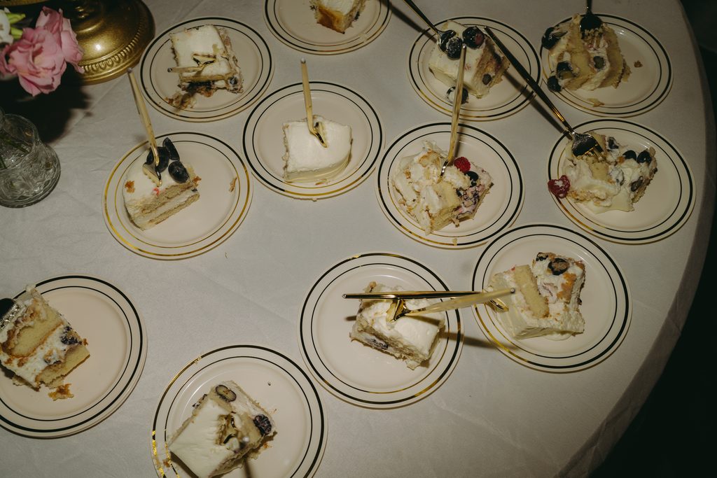 whole foods wedding cake